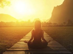 世界华人首富：李嘉诚：我是学佛的人，越布施越有钱